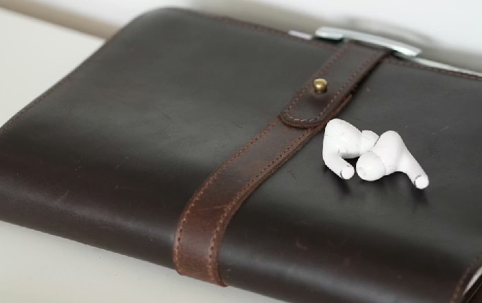 Article Image for Minimalist Packing for Extended Travel
